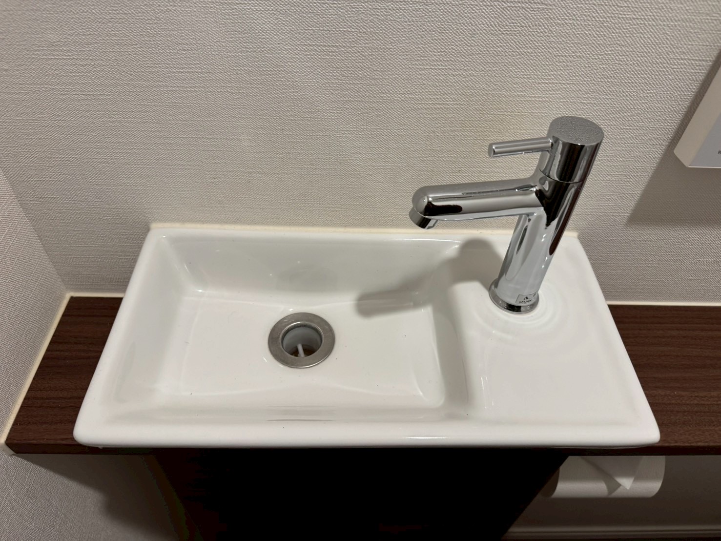 清掃後の洗面台と水回り